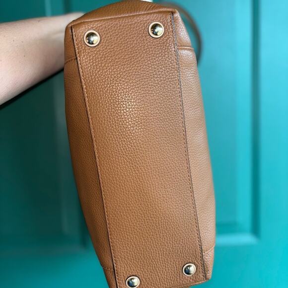 Michael Kors Tan pebbles Leather Tote Bag great condition ! - Picture 6 of 7